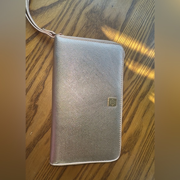 Nanette Lepore rose gold Wristlet NWOT (bag7) - Picture 5 of 6